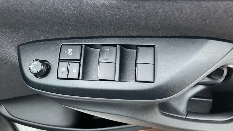 Toyota Yaris 1.5 Hybrid Design 5dr CVT Hybrid Hatchback